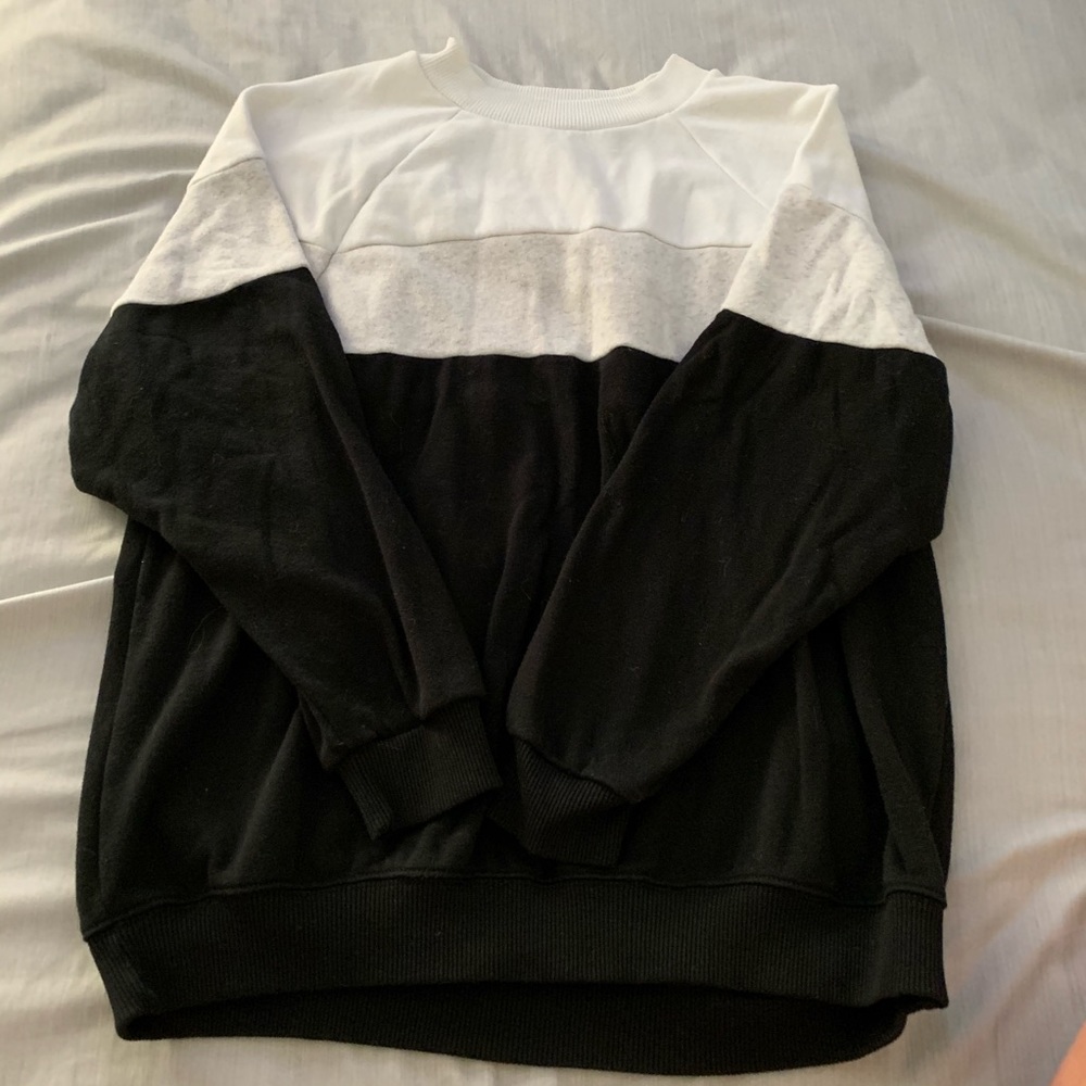 AMERICAN EAGLE: colorblock sweatshirt